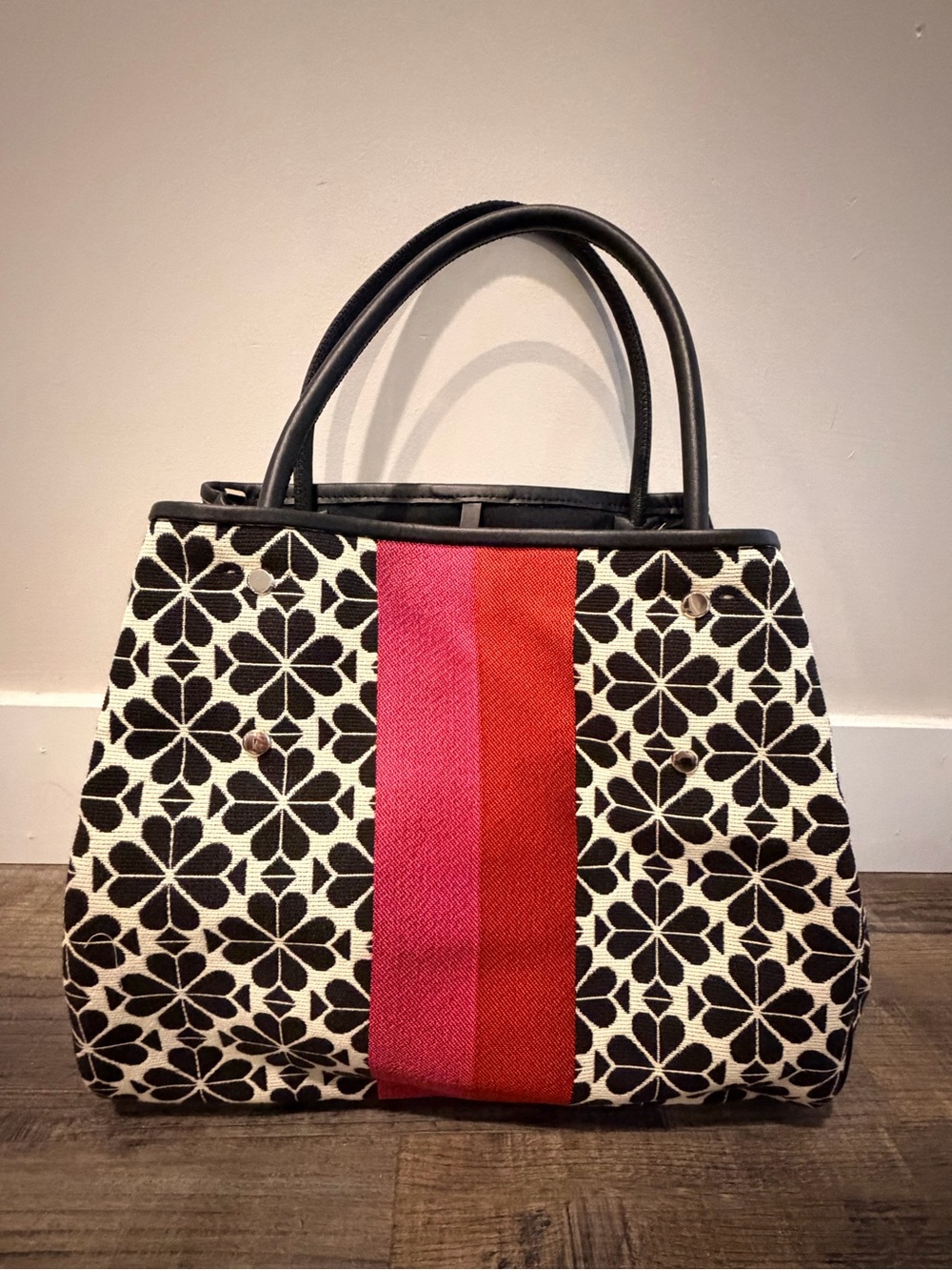 ♠️ EUC Kate Spade Flower Jacquard Black/White Med Tote Red & Pink Stripe
